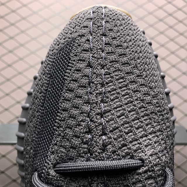 Yeezy 350 V2 | Yupoo Rep Sneakers (Ref 543) image 21