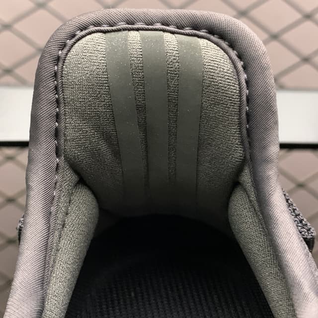 Yeezy 350 V2 | Yupoo Rep Sneakers (Ref 543) image 25