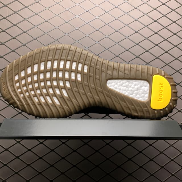 Yeezy 350 V2 | Yupoo Rep Sneakers (Ref 543) image 5
