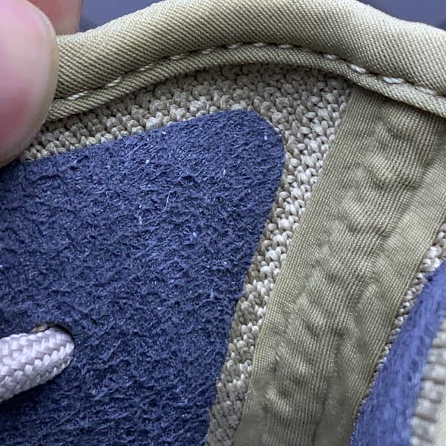 Yeezy 350 V2 | Yupoo Rep Sneakers (Ref 558) image 11