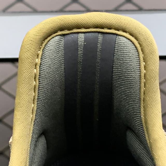 Yeezy 350 V2 | Yupoo Rep Sneakers (Ref 558) image 12