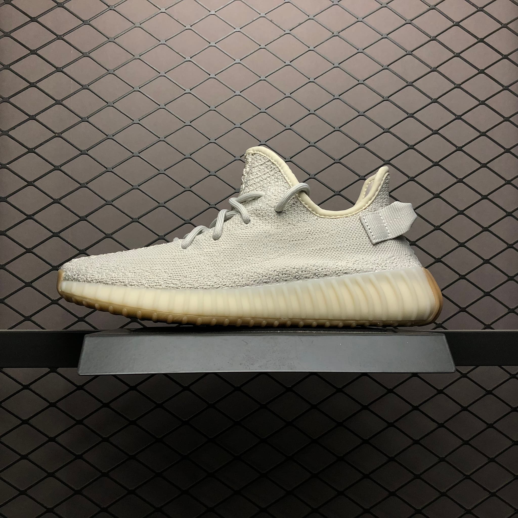 Yeezy 350 V2 | Yupoo Rep Sneakers (Ref 576) image 1