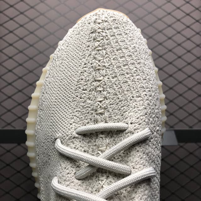 Yeezy 350 V2 | Yupoo Rep Sneakers (Ref 576) image 7