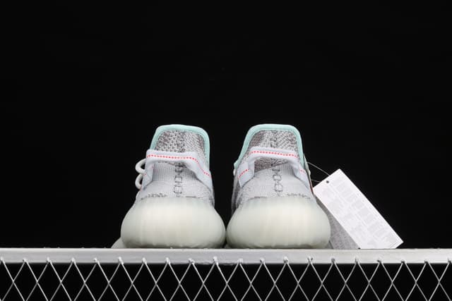 Yeezy 350 V2 | Yupoo Rep Sneakers (Ref 548) image 5
