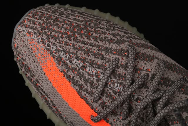 Yeezy 350 V2 | Yupoo Rep Sneakers (Ref 572) image 9