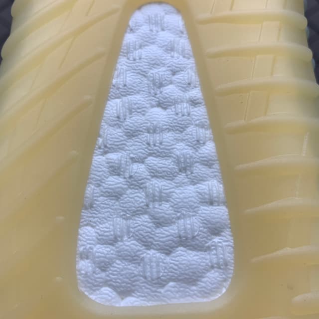 Yeezy 350 V2 | Yupoo Rep Sneakers image 17