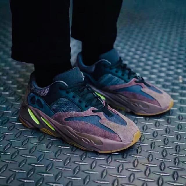 Yeezy Adida Yeezy 700 | Yupoo Rep Sneakers (Ref 549) image 6
