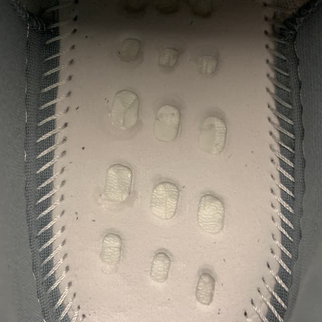 Yeezy 700 V2 | Yupoo Rep Sneakers (Ref 593) image 10