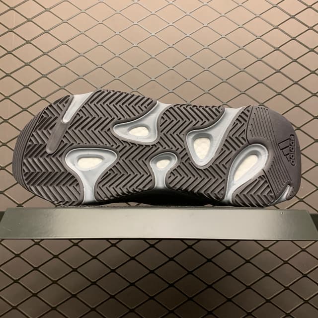 Yeezy 700 V2 | Yupoo Rep Sneakers (Ref 593) image 5