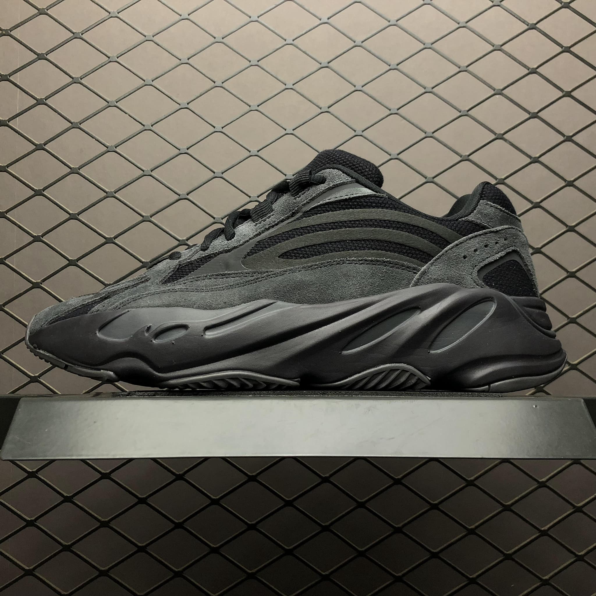 Yeezy 700 V2 | Yupoo Rep Sneakers (Ref 624) image 1