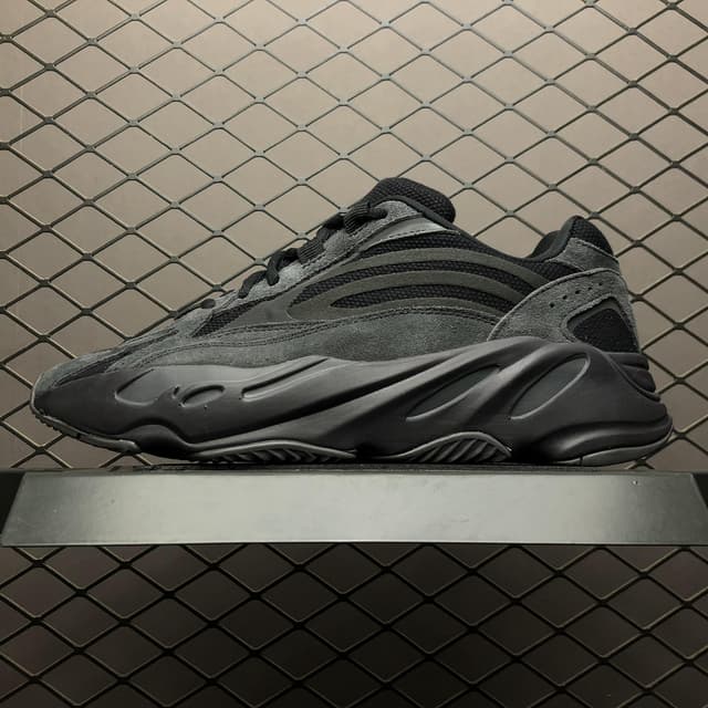 Yeezy 700 V2 | Yupoo Rep Sneakers (Ref 624) image 1