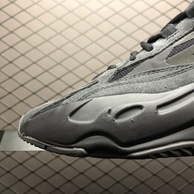 Yeezy 700 V2 | Yupoo Rep Sneakers (Ref 624) image 7