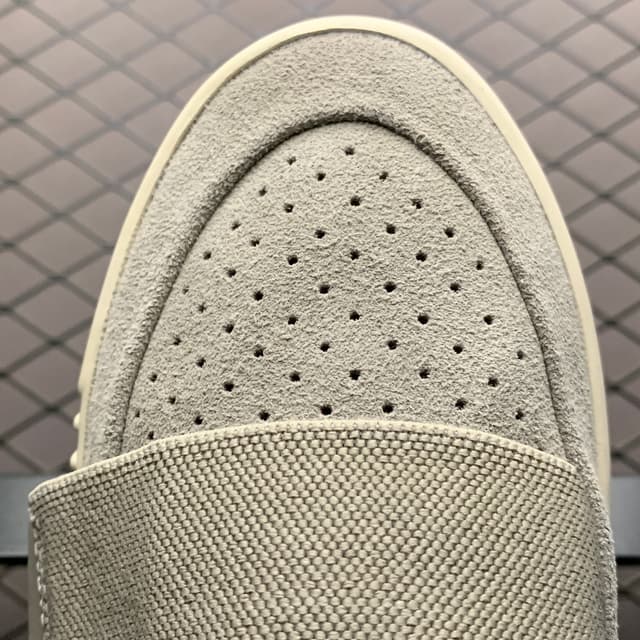 Yeezy 750 Boost | Yupoo Rep Sneakers (Ref 577) image 7