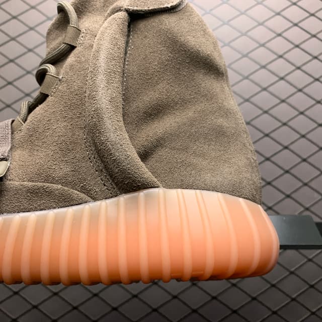 Yeezy 750 Boost | Yupoo Rep Sneakers (Ref 637) image 4