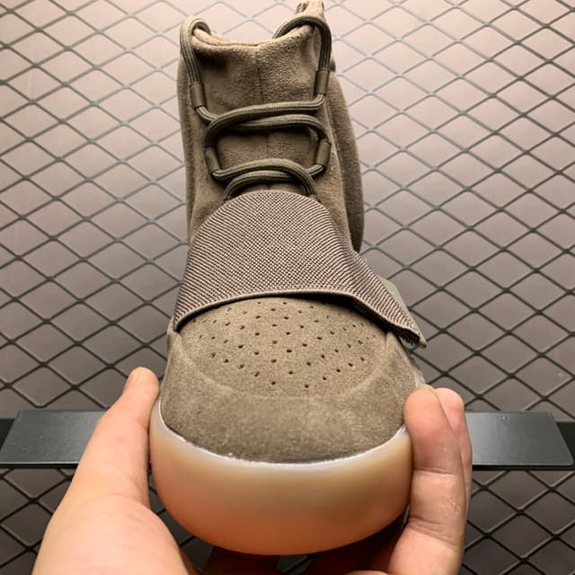 Yeezy 750 Boost | Yupoo Rep Sneakers (Ref 637) image 8
